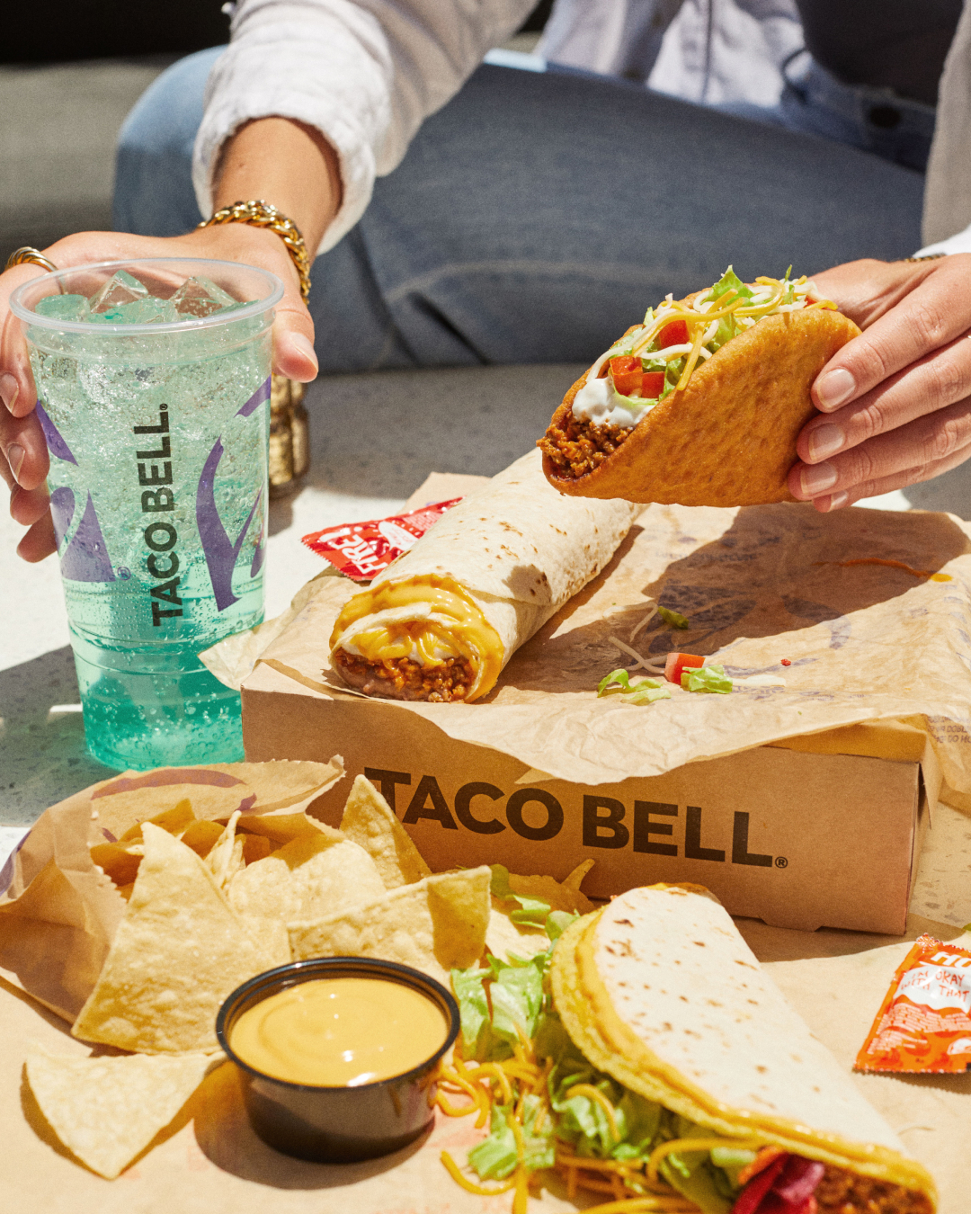 Taco Bell $7 Luxe Cravings Box